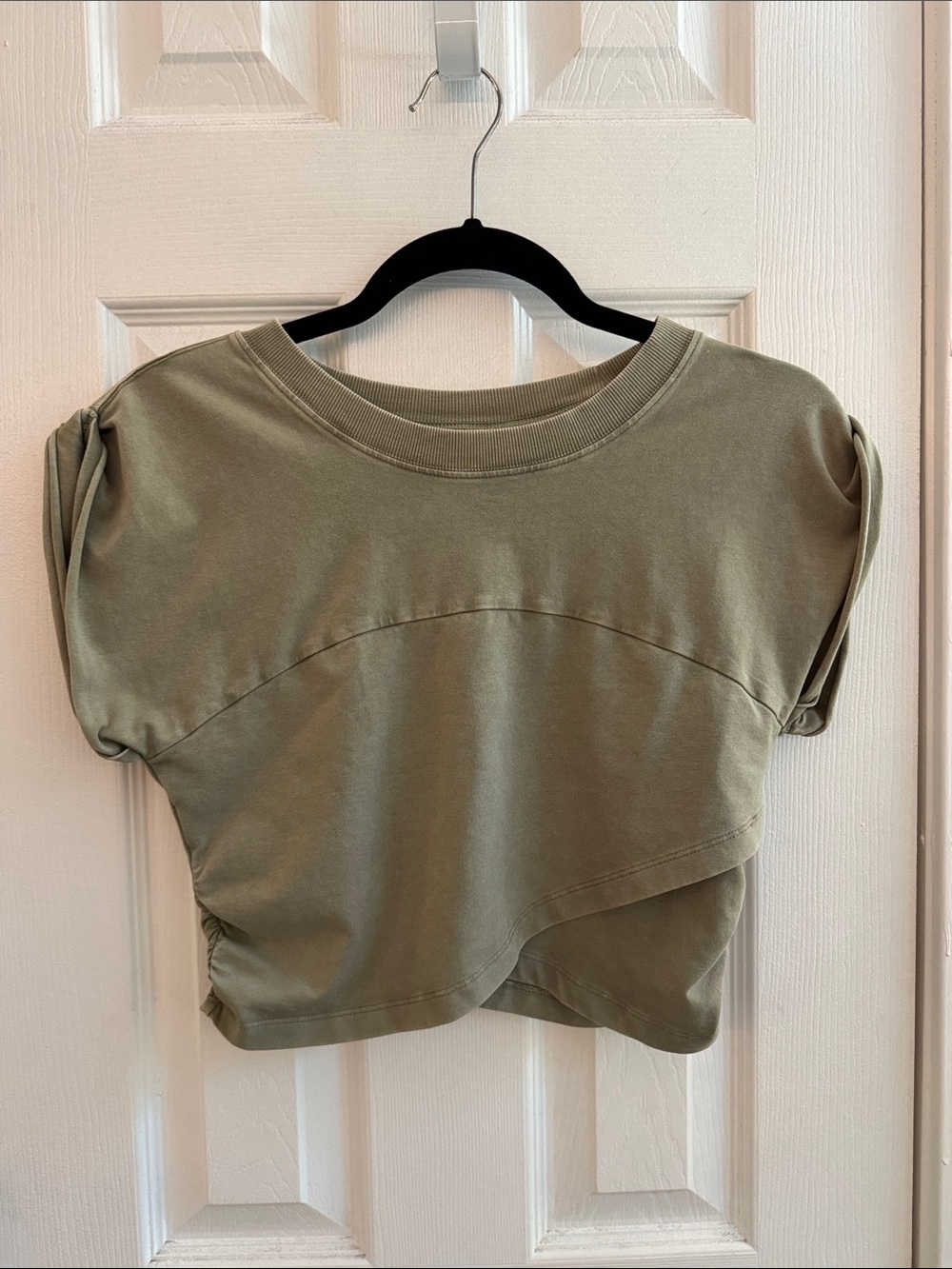 FP • MOVEMENT FREE PEOPLE Hot Shot Crossover Tee Tan/Green Size Medium - Picture 3 of 8